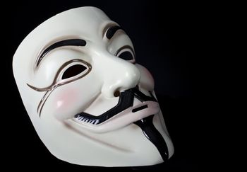Как скрыть информацию о себе в интернете?